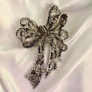 🧷Vintage XL Bow Brooch with Filigree SIlver-Tone Metal and Black CZs